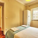 Almirante 3-four Bedrooms Apartmán