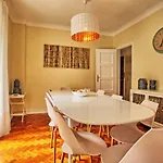 Almirante 3-four Bedrooms Apartmán