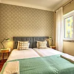 Apartment Almirante 3-four Bedrooms Lisbon