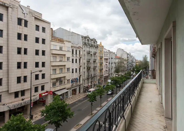 Almirante 3-four Bedrooms Лісабон