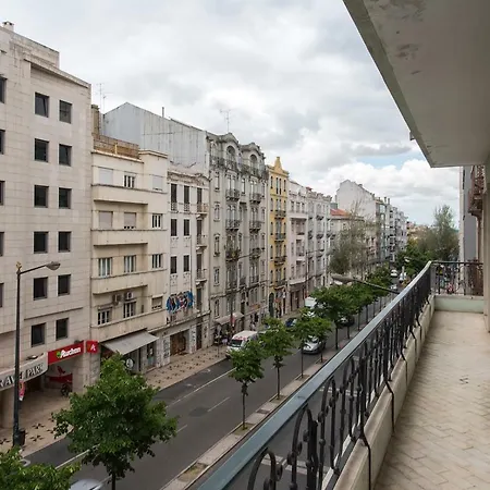 Almirante 3-four Bedrooms Лісабон