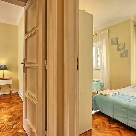 Almirante 3-four Bedrooms Лісабон