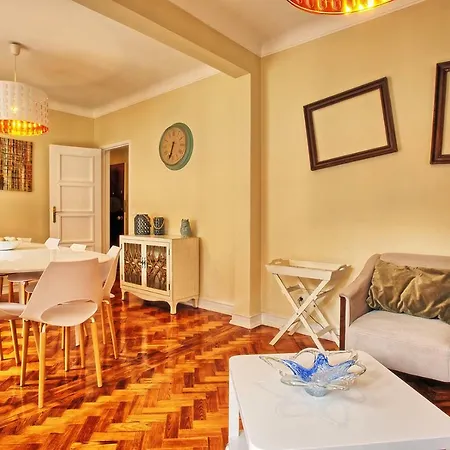 Almirante 3-four Bedrooms Лісабон